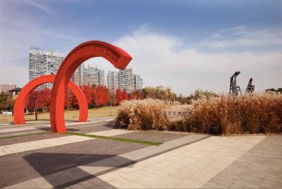 谁，在让城市雕塑自然生长？